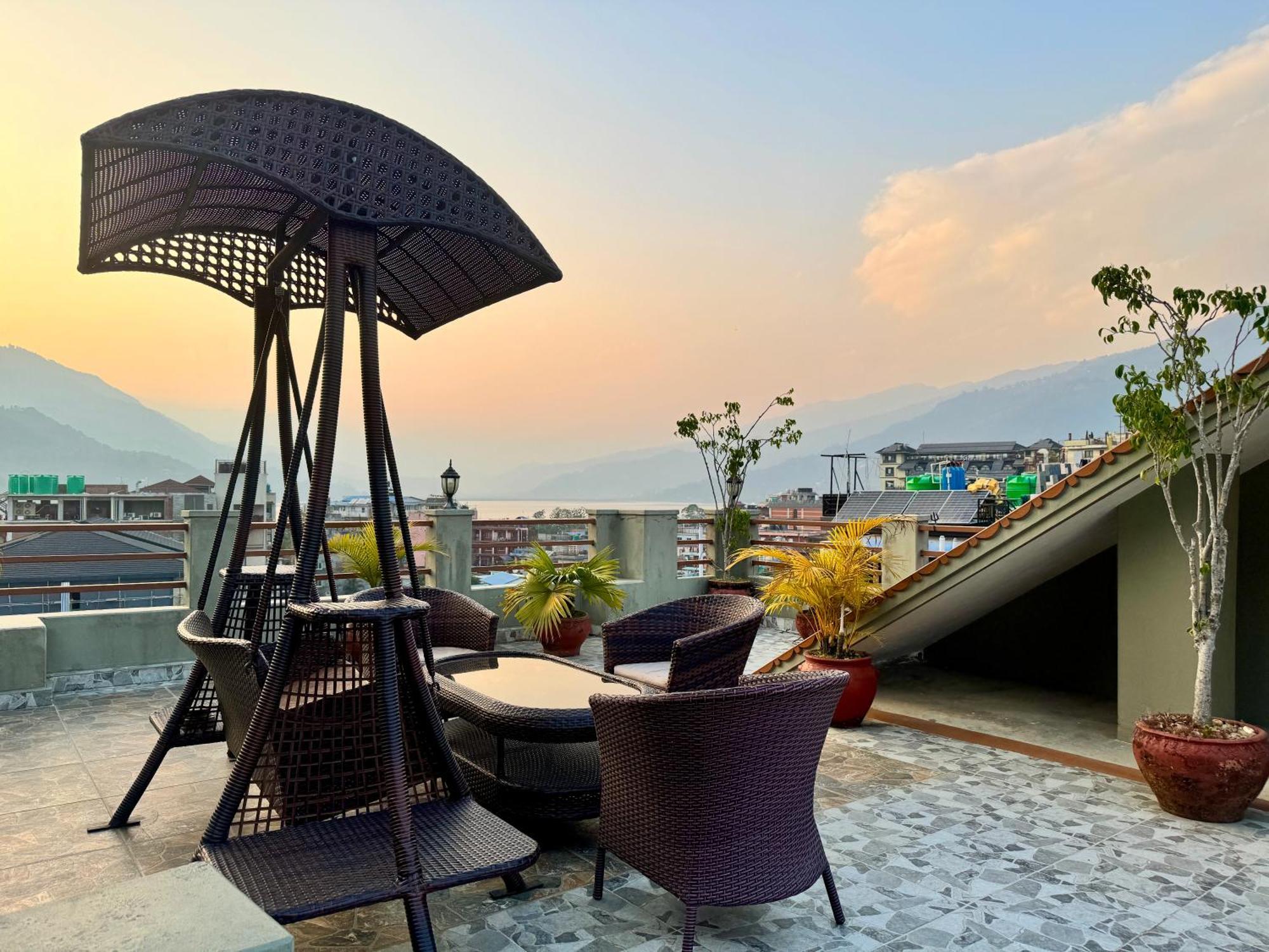 Mount View Pokhara Hotel Ngoại thất bức ảnh